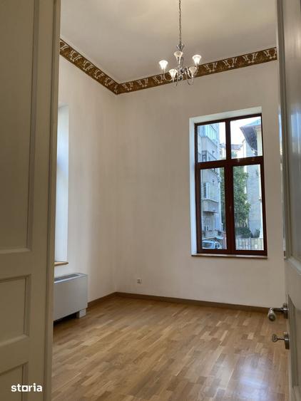 Spațiu comercial, de 530 mp, în Eminescu