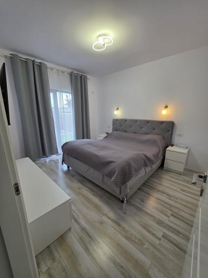 Casă cu 4 camere decomandat în Bucium