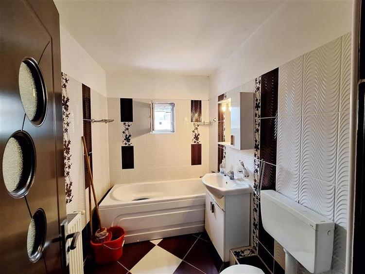 Apartament cu 2 camere decomandat, mobilat în Bistrița Lac