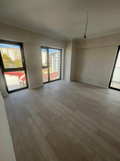 Apartament cu 3 camere decomandat în Păcurari