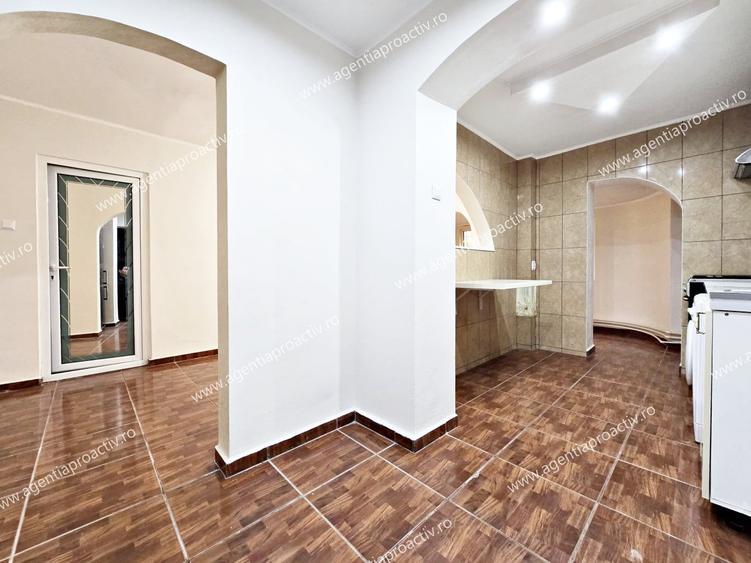 Apartament cu 3 camere decomandat în Micro 17