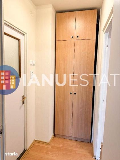 Apartament cu 3 camere semidecomandat în Tineretului