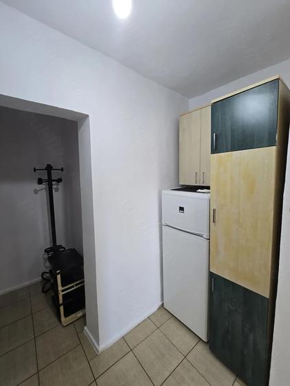 Garsonieră decomandată în Sud