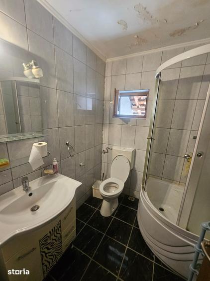 Casă cu 3 camere cu Teren 100 Mp în Central