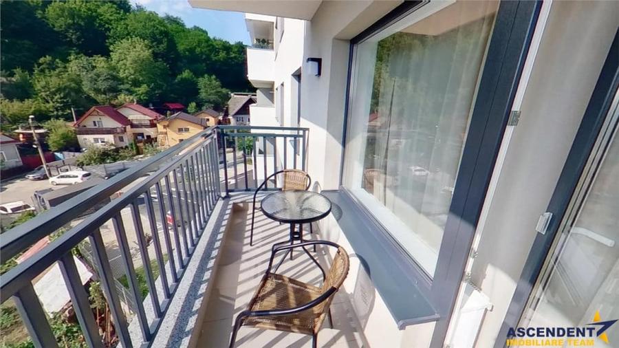 Apartament cu 2 camere decomandat în Noua