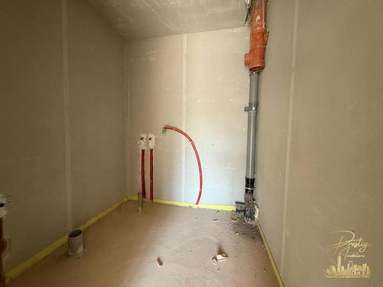 Apartament cu 3 camere semidecomandat în Cetății