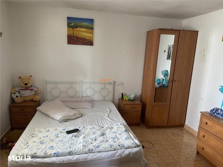 Casă cu 4 camere cu Teren 913 Mp în Vânători