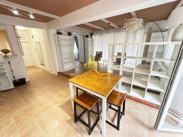 Apartament cu 2 camere semidecomandat, mobilat în Bună Ziua