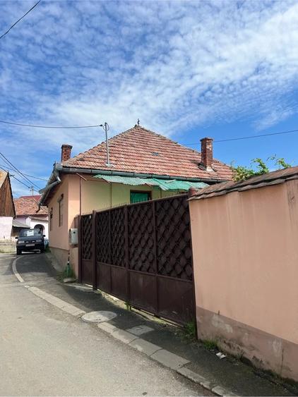 Casă cu 2 camere cu Teren 259 Mp în Rășinari