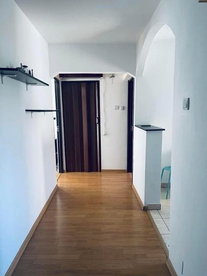 Apartament cu 2 camere decomandat în Berceni
