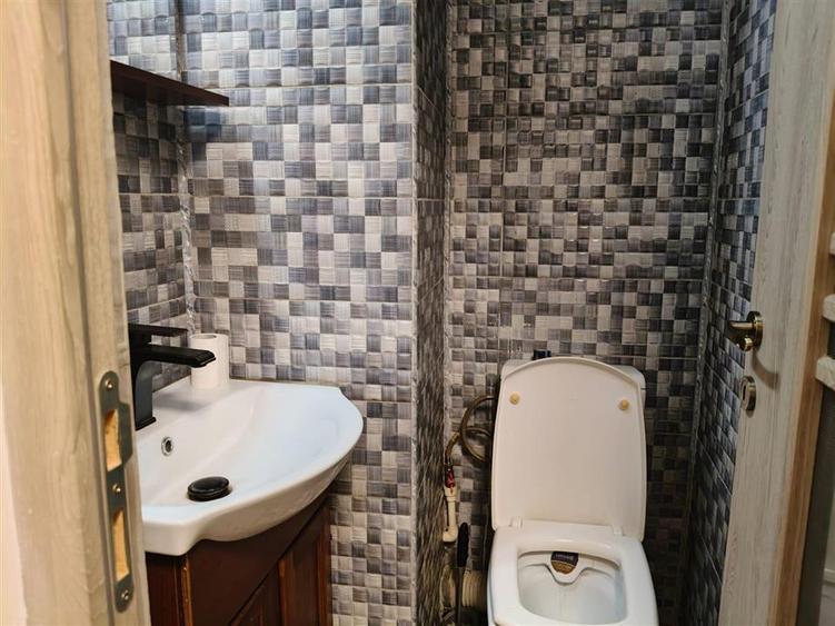 Apartament cu 4 camere decomandat în Viziru 3
