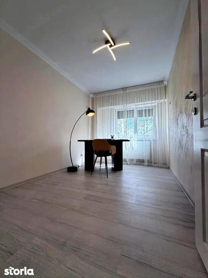 Apartament cu 3 camere decomandat în Ștefan cel Mare
