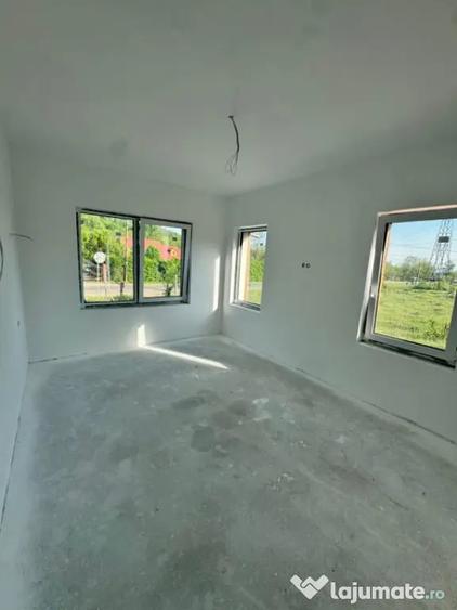 Casă cu 3 camere cu Teren 9000 Mp în Tăuții-Măgherăuș