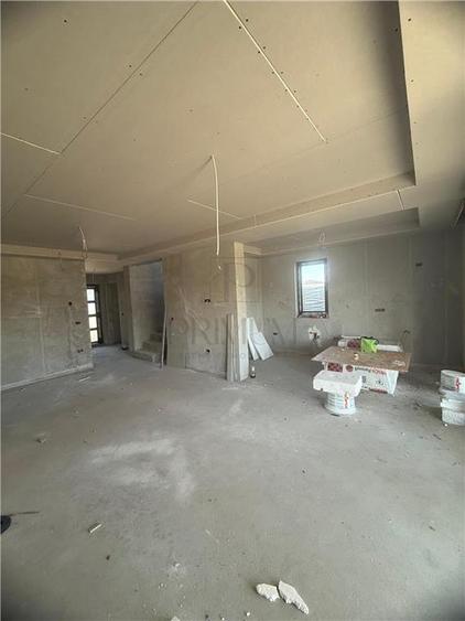 Duplex cu 5 camere cu Canalizare în Moșnița Nouă
