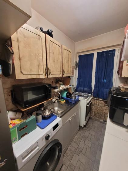 Apartament cu 3 camere semidecomandat în Dacia
