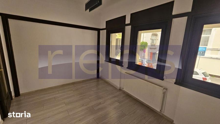 Casă cu 5 camere cu Teren 186 Mp în Victoriei