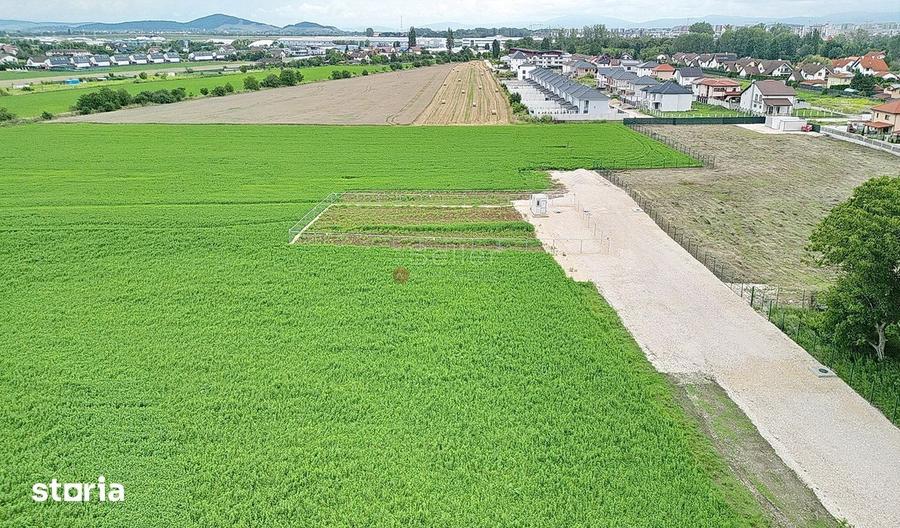 Teren de 800 mp, în Stupini