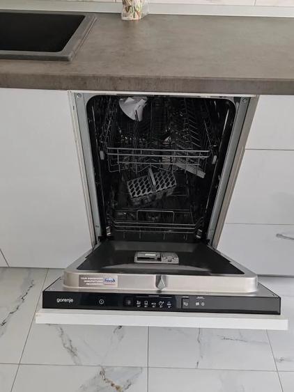 Apartament cu 2 camere semidecomandat în Calea București