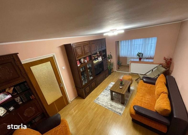 Apartament cu 2 camere decomandat, mobilat în Dacia