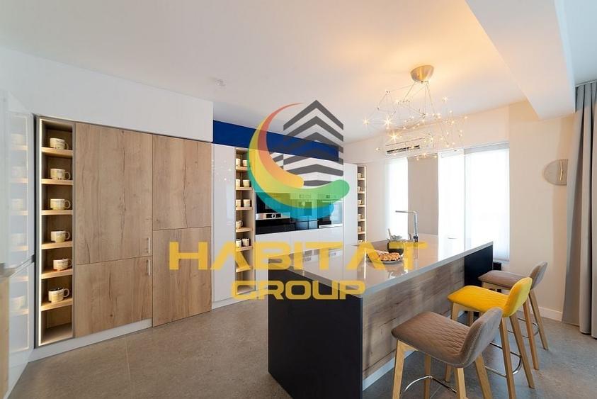 Penthouse cu 3 camere decomandat în Nord-Est