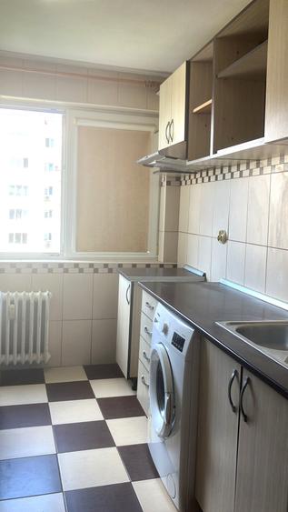 Apartament cu 2 camere semidecomandat în Metalurgiei