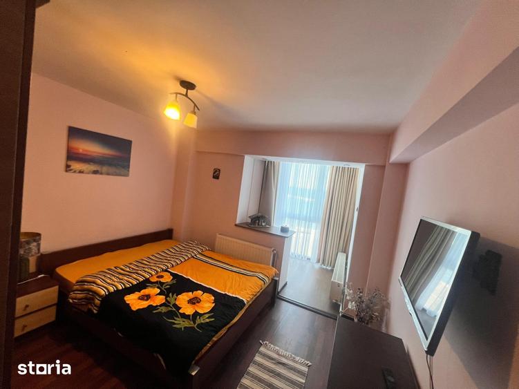 Apartament cu 3 camere decomandat în Delfinariu