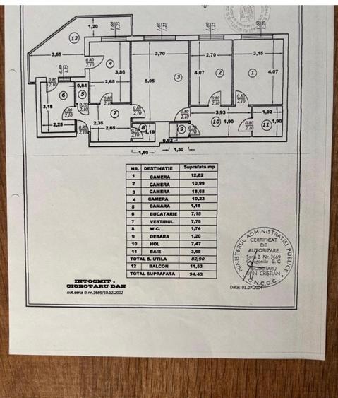 Apartament cu 4 camere semidecomandat, mobilat în Banu Manta