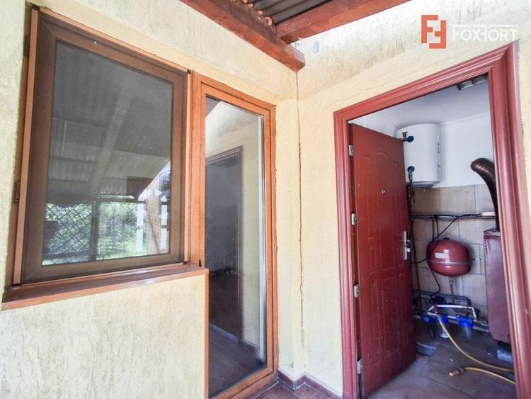 Casă individuală cu 4 camere cu Canalizare în Giarmata