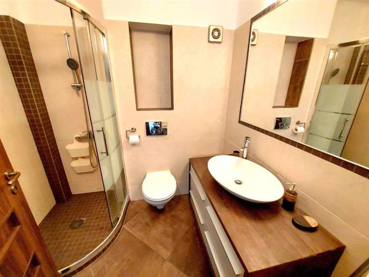 Garsonieră decomandată, mobilată în Borhanci