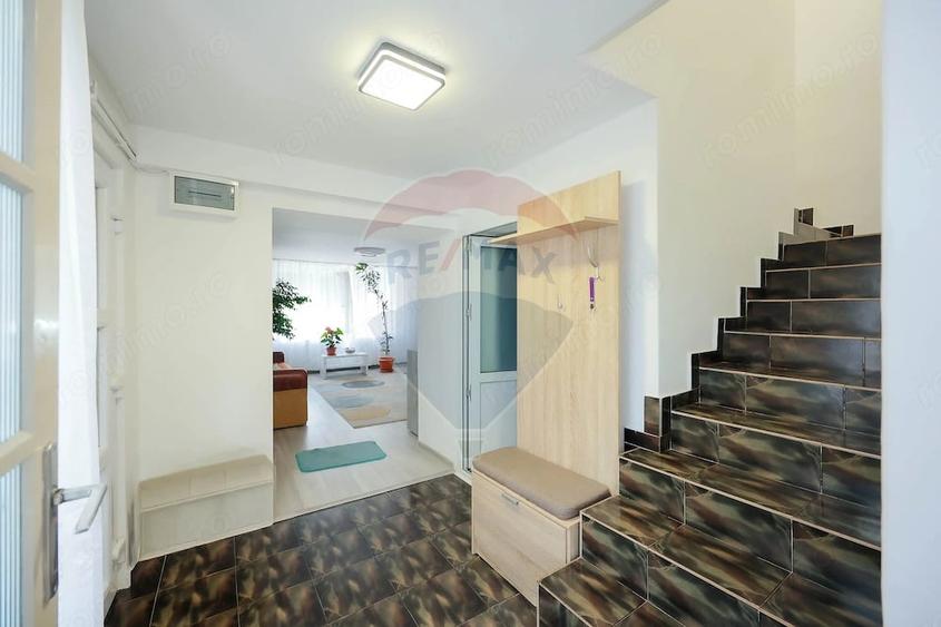 Casă cu 5 camere cu Teren 395 Mp în Central