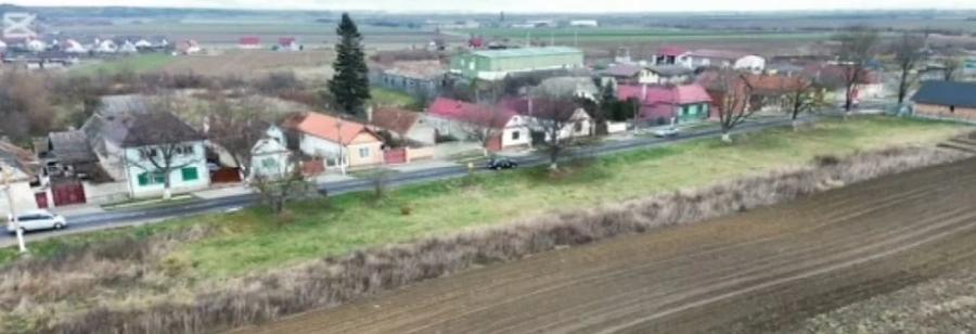 Teren de 1900 mp, în Central