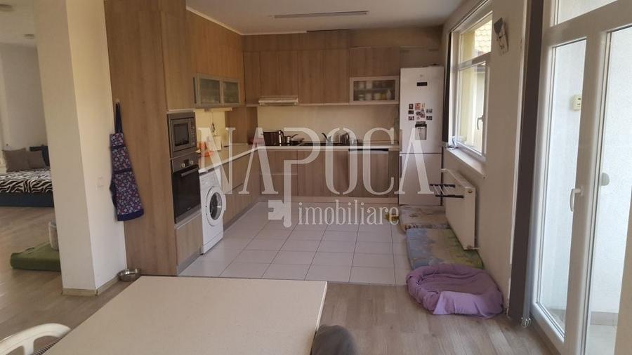 Casă individuală cu 5 camere cu Canalizare în Dâmbul Rotund
