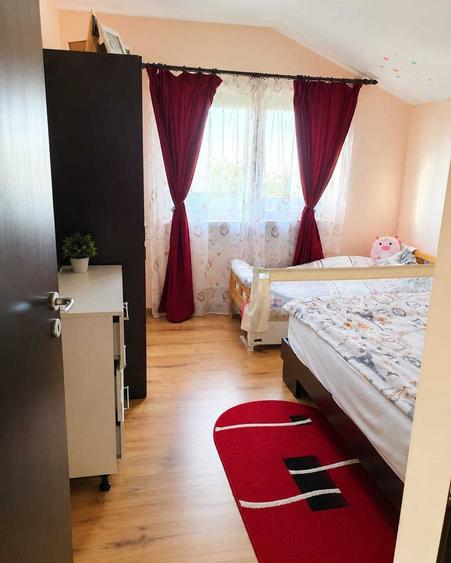 Apartament cu 3 camere decomandat în Valea Adâncă