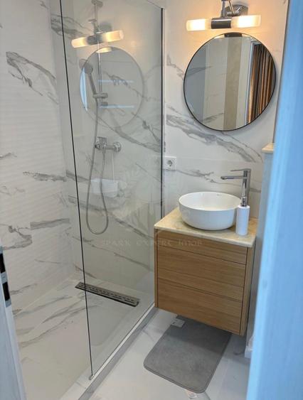 Duplex cu 4 camere cu Canalizare în Păulești