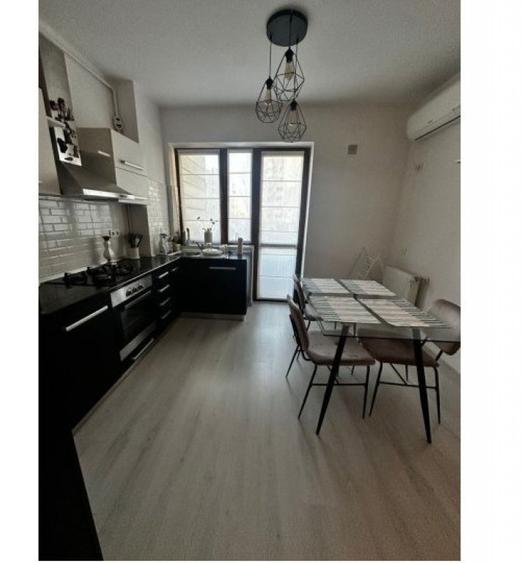 Apartament cu 3 camere semidecomandat în Vitan