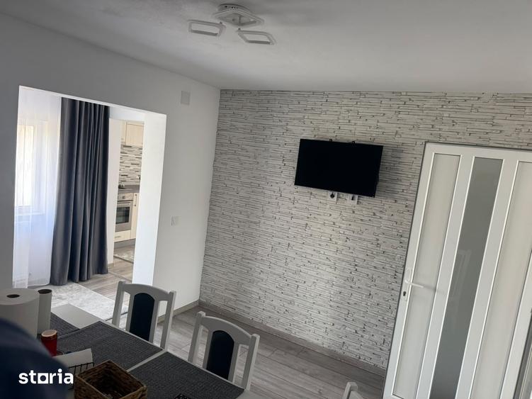 Casă cu 7 camere cu Teren 5900 Mp în Băbana