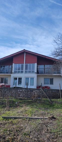 Casă cu 3 camere în Limanu