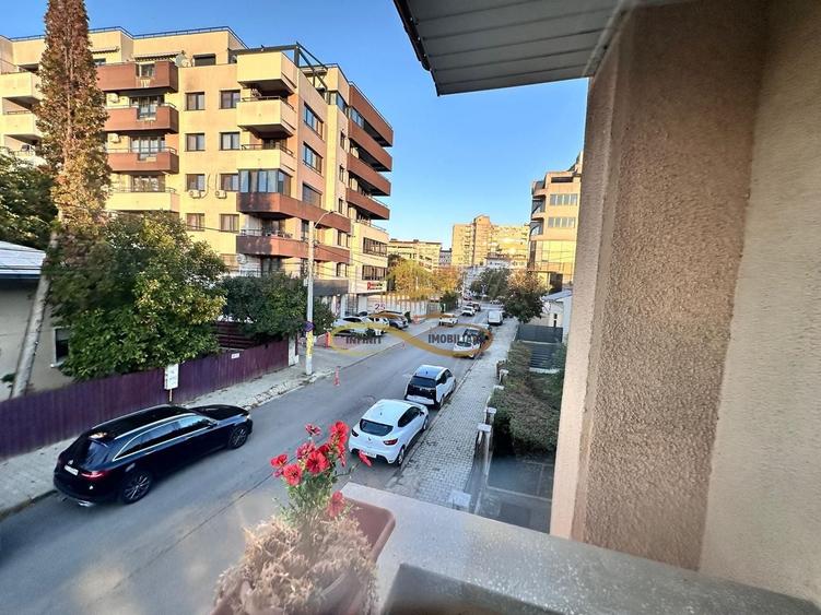 Casă individuală cu 5 camere cu Canalizare în Ultracentral