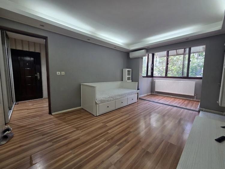 Apartament cu 2 camere semidecomandat, mobilat în Dacia