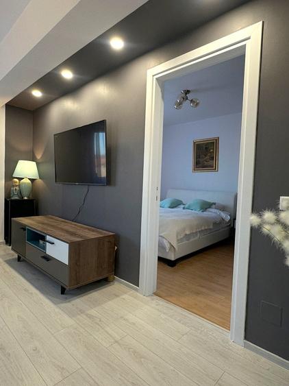 Apartament cu 2 camere decomandat, mobilat în Băneasa