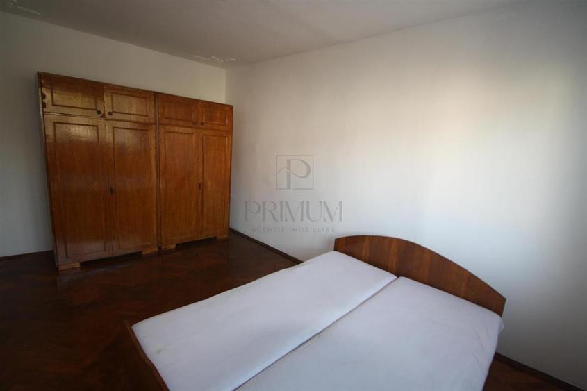 Apartament cu 3 camere decomandat, mobilat în Girocului
