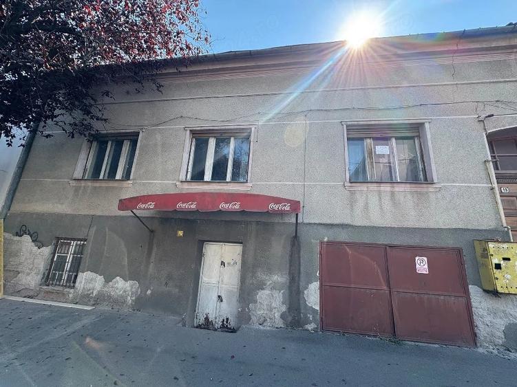 Casă cu Teren 300 Mp în Central