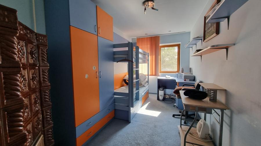Duplex cu 4 camere cu Teren 200 Mp în Semicentral