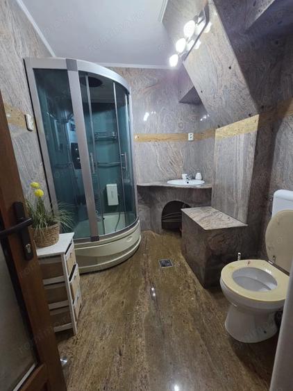 Apartament cu 3 camere decomandat în Spitalul Județean