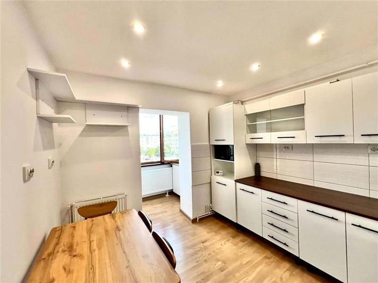 Apartament cu 2 camere decomandat, mobilat în Lenin