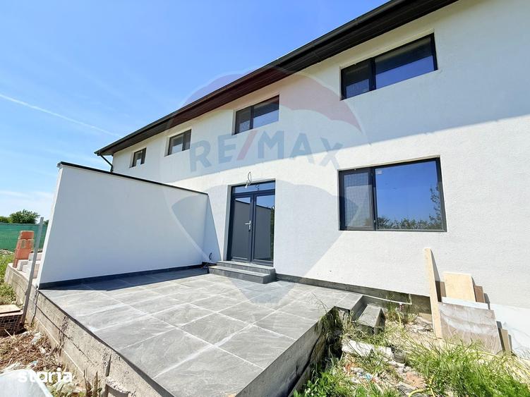 Casă cu 5 camere cu Teren 578 Mp în Cornetu