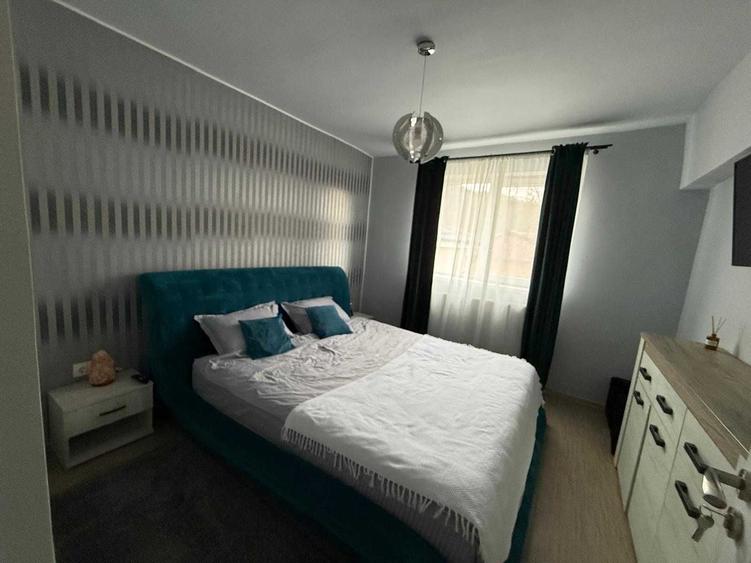 Apartament cu 4 camere decomandat în Central