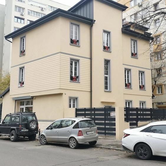 Birou, de 245 mp, în Obor