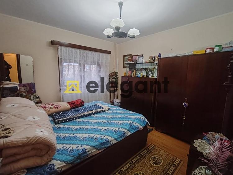 Apartament cu 3 camere decomandat în Rovine