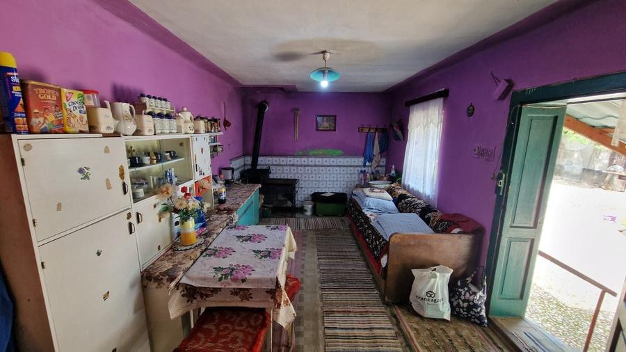 Casă individuală cu 4 camere cu Canalizare în Nou